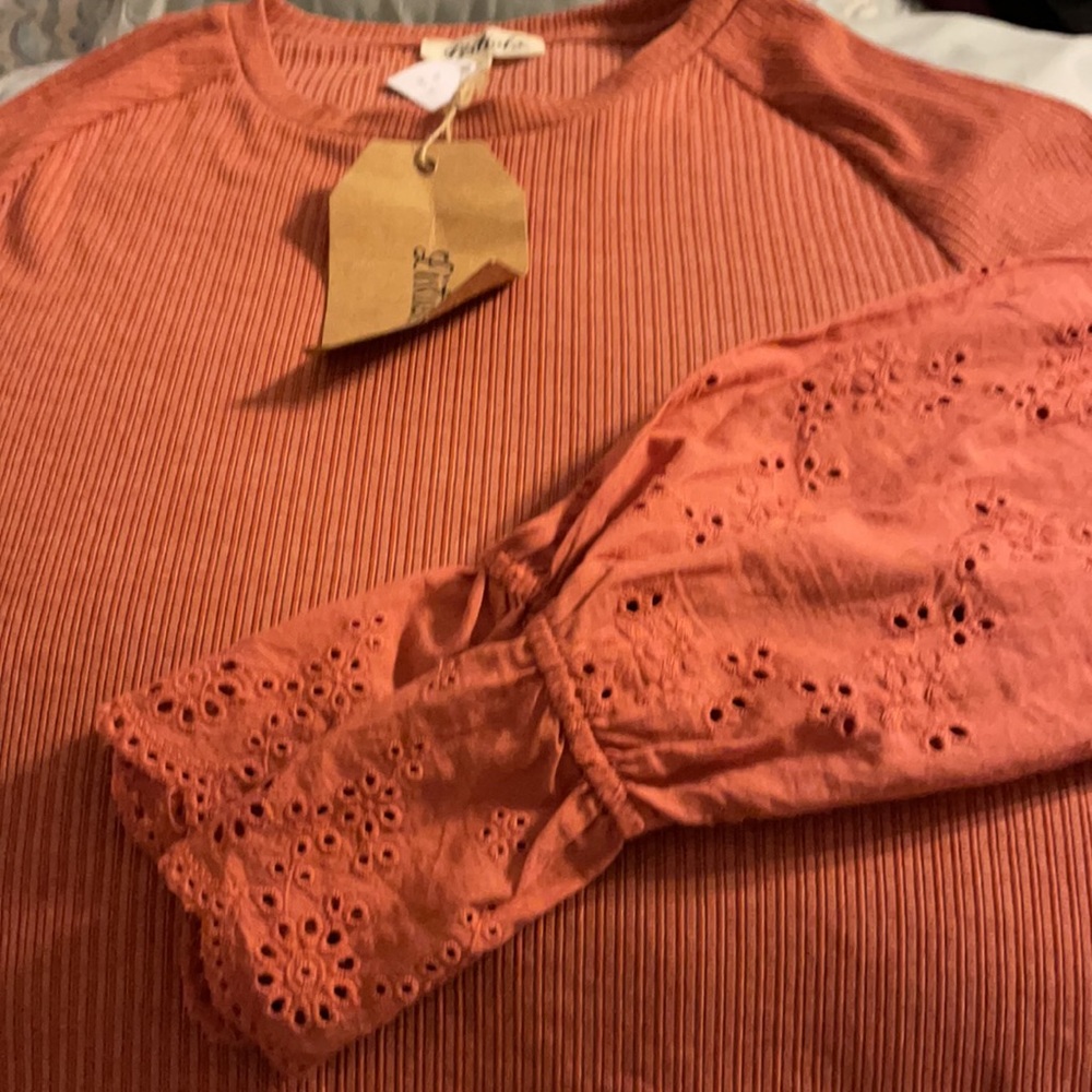 Orange blouse. Ribbed fabric/eyelet sleeves. SizeL - Picture 2 of 3